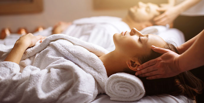 Couple and double cabin massage